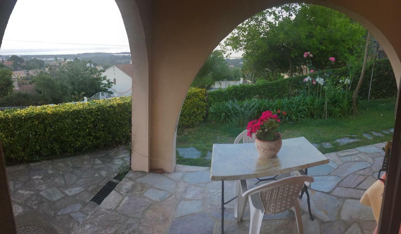 Rez De Villa Vue Mer Panoramique Фюриани Екстериор снимка